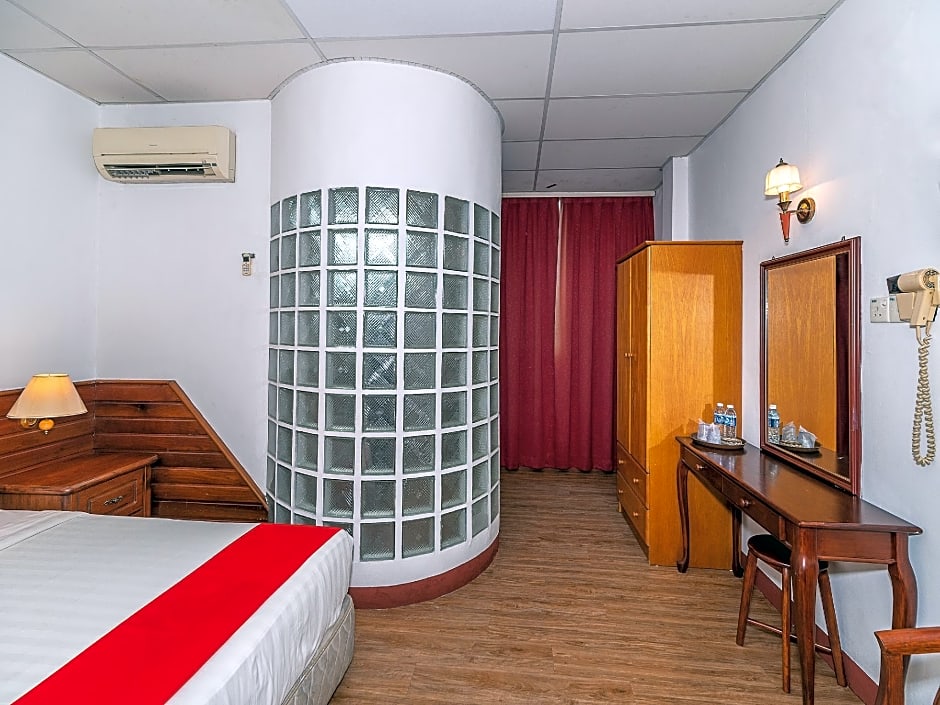 OYO 89864 Hotel Holiday Park