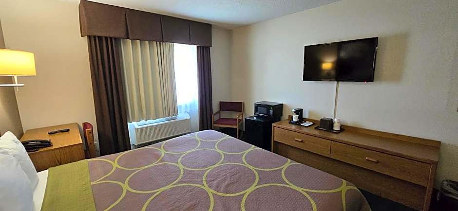 Super 8 by Wyndham Rogers Minnesota