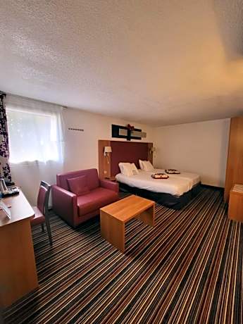 2 Single Beds  1 Junio Bed (Up To 10 Years) - Superior Room