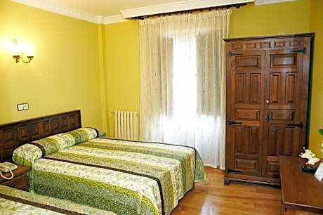 Triple Room (2 Adults + 1 Child)