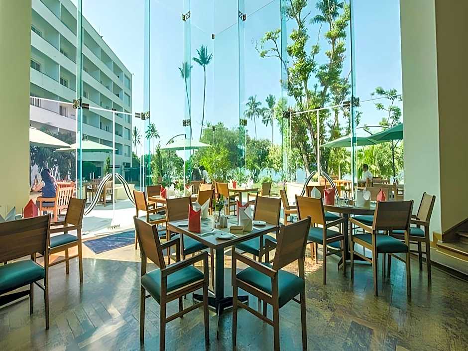 Inya Lake Hotel Yangon