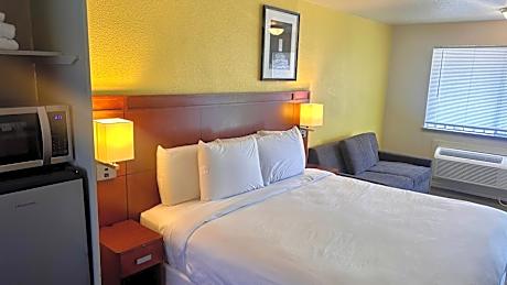 Lakeshore Inn Water Front