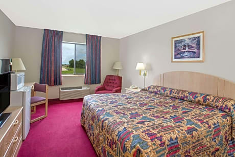 1 King Bed and 1 Queen Bed Studio Suite Non-Smoking