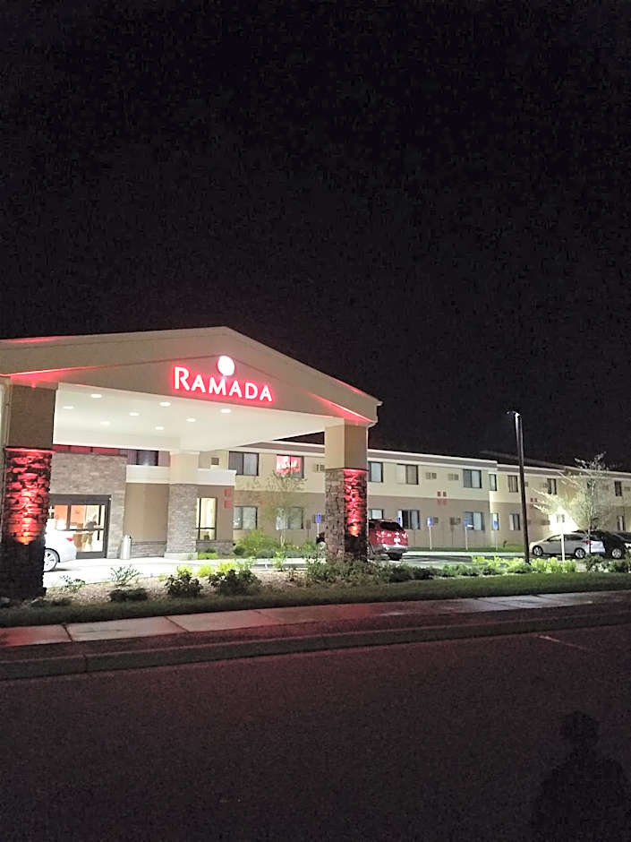 Ramada by Wyndham Minneapolis Golden Valley