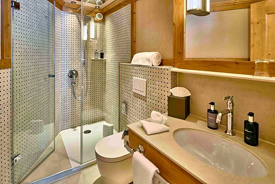 The Glacier Hotel - ex Eurotel Victoria -