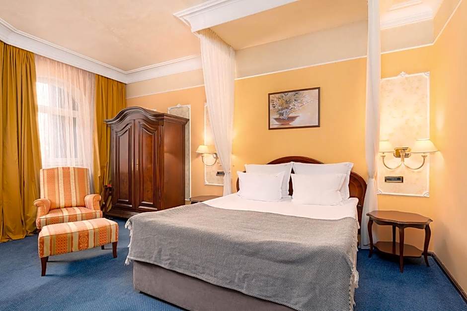 Festa Winter Palace Hotel