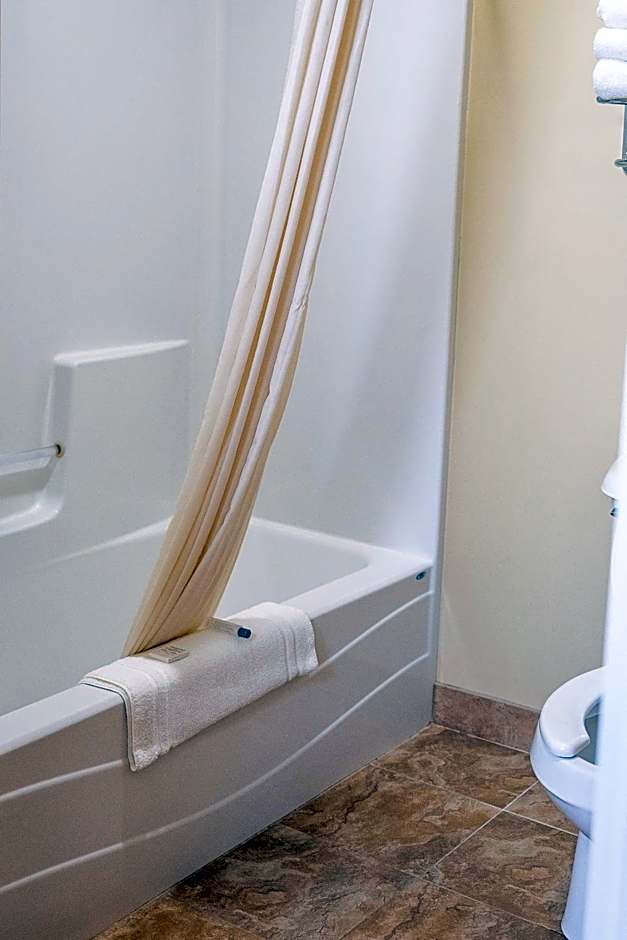 Savanna Inn & Suites