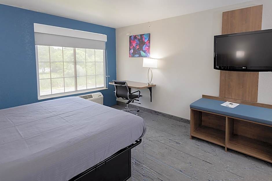 Countryside Inn and Suites