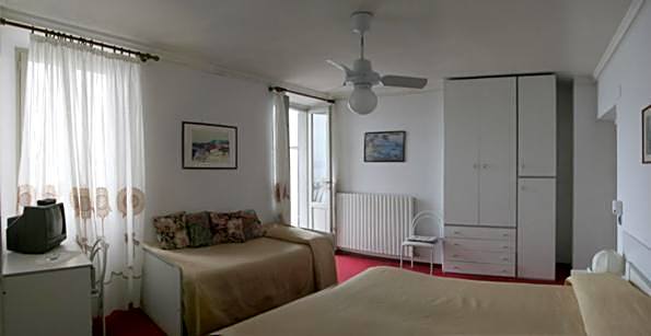 Photo 1 of 4 of Triple Room