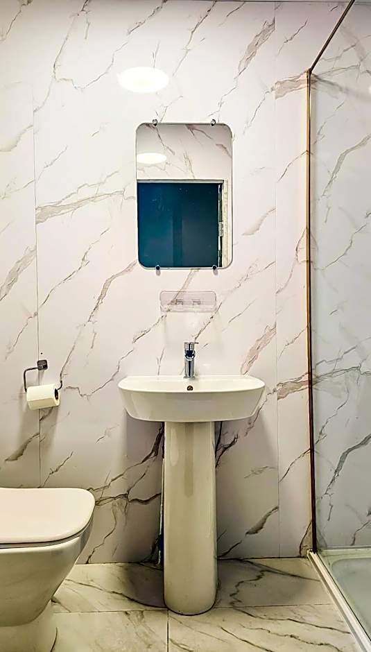 Hyde Park Court Hotel