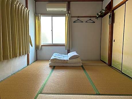 Economy Triple Room