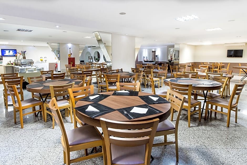 Summit Hotel Monaco