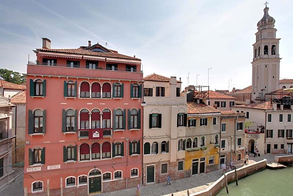 Photo 1 of 50 of Palazzo Schiavoni Residenza d'epoca & Suite-Apartments