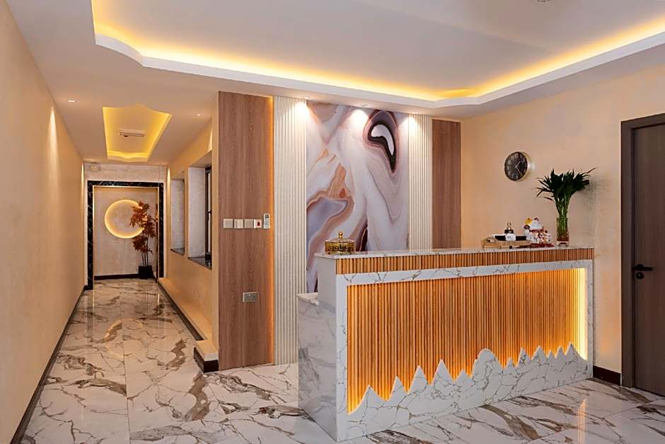 Al Falaj Hotel