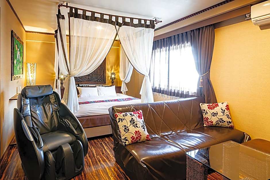 Photo 1 of 7 of Deluxe 1 King Bed, Nonsmoking