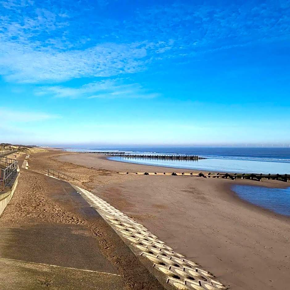 Couples Break Bluebell Luxury Lodge Skegness at Southview with pond view