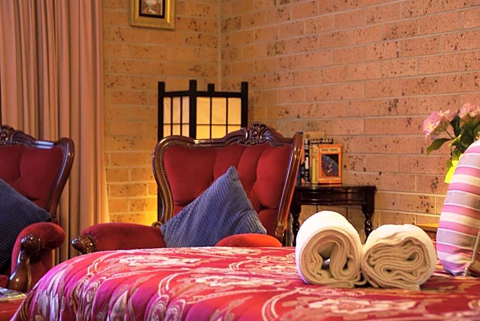 White Lanterns Motel