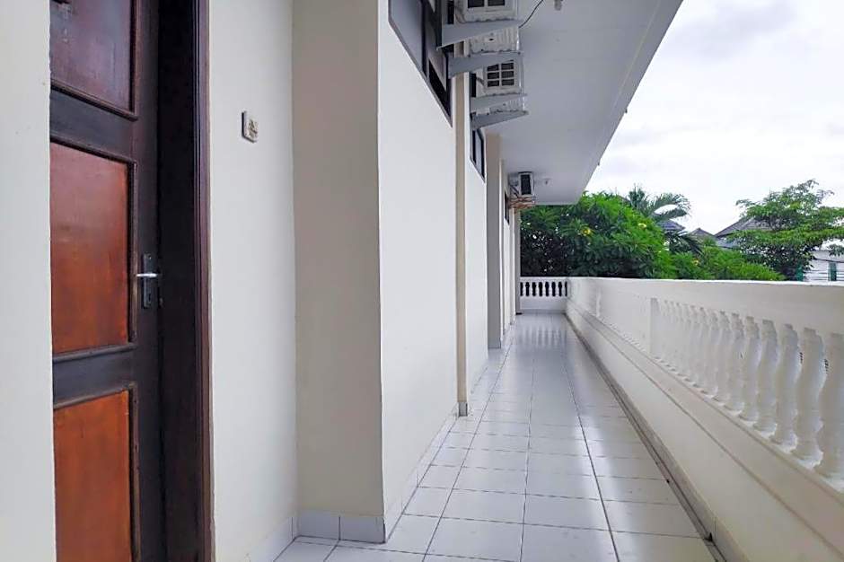 SPOT ON 2426 Hotel Aget Jaya Ii