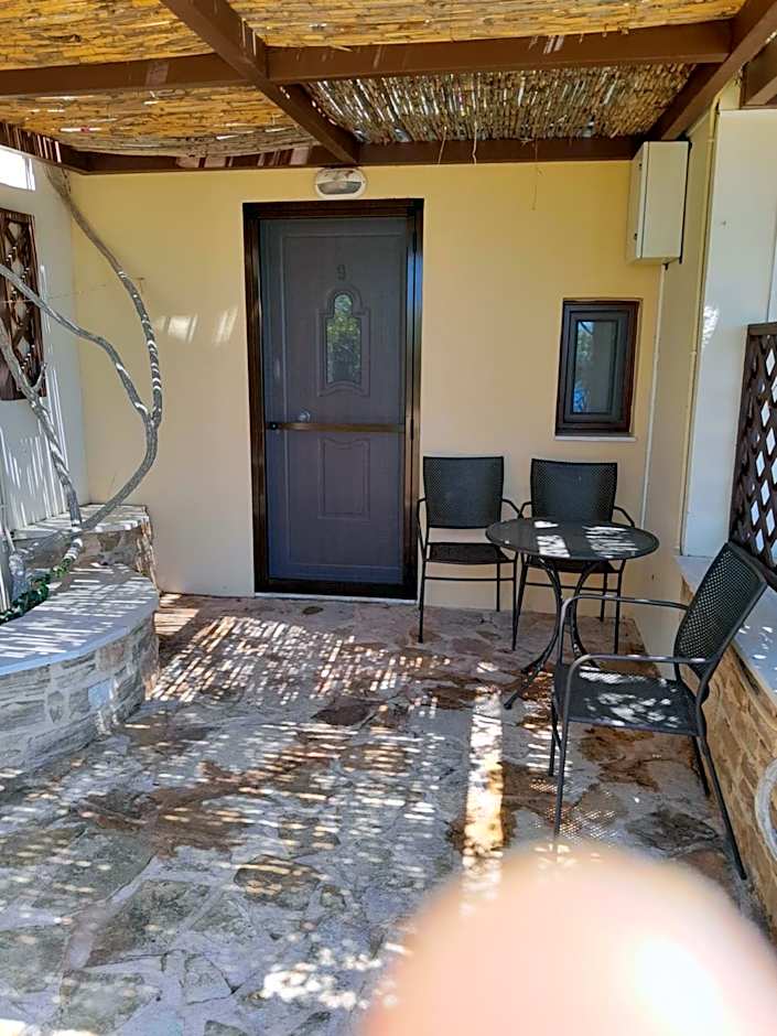 Kavos Melissa Studios