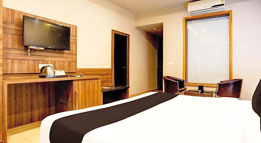 Ashoka Hotel By WB Inn