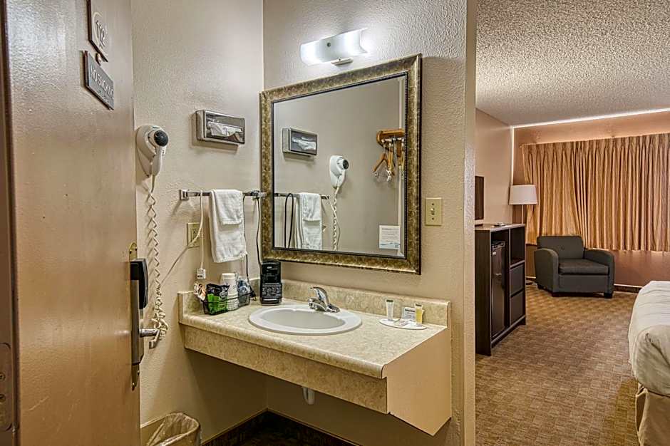 Super 8 by Wyndham Sturgis