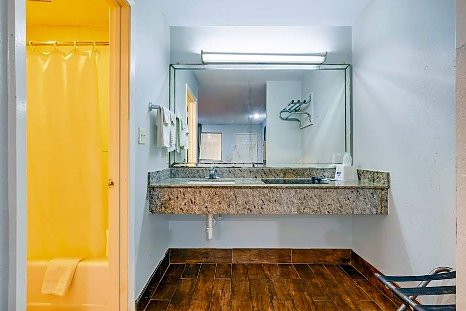 Hotel O Luxury Inn Channelview Baytown I-10