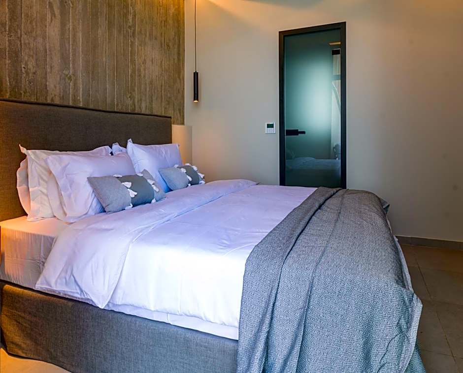 Anadeo Villas & Suites