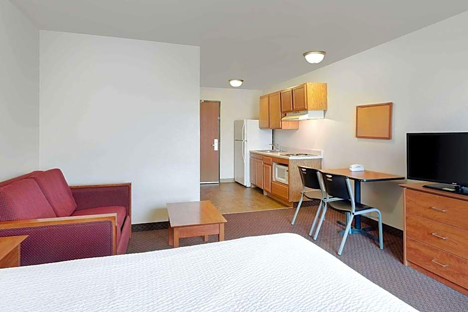 WoodSpring Suites Tyler Rose Garden