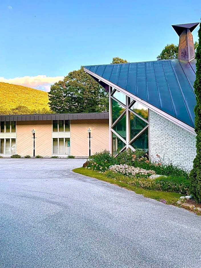 Toll Road Inn
