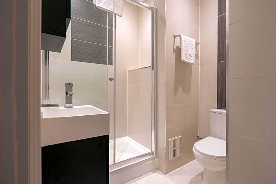 Ascot Hyde Park Hotel