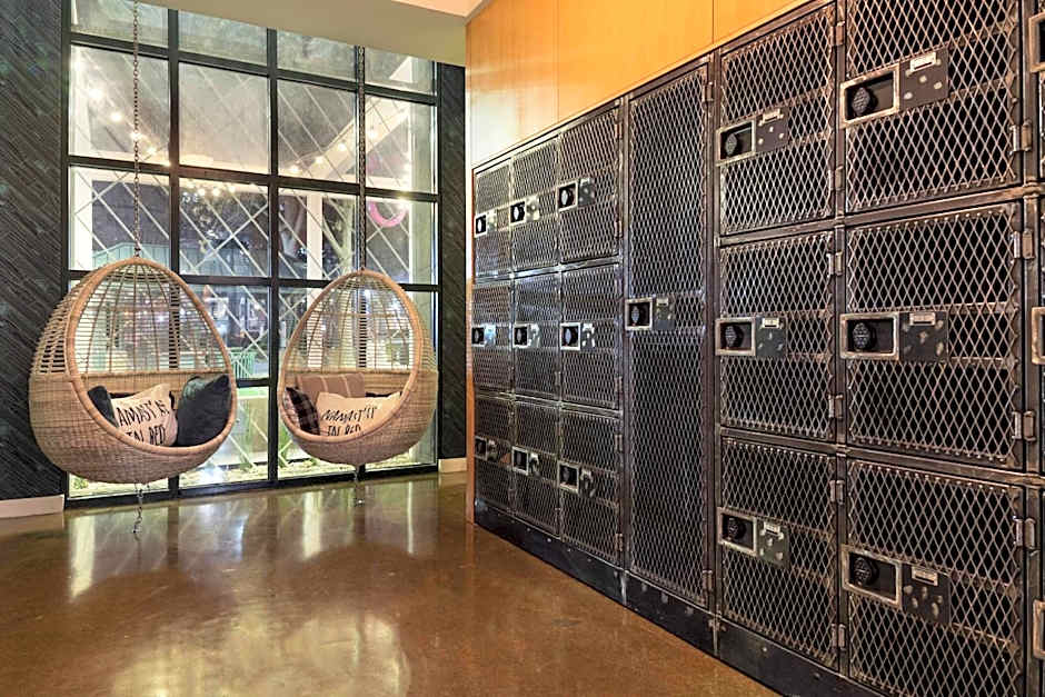 Moxy Memphis Downtown