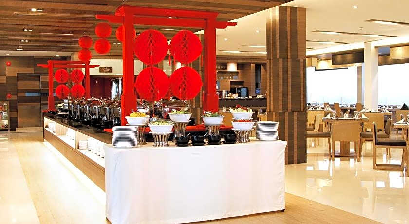 Classic Kameo Hotel & Services Apartment 