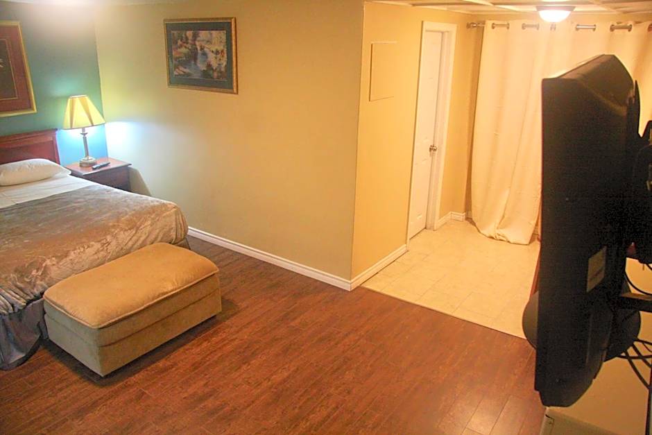 American Plaza Motel