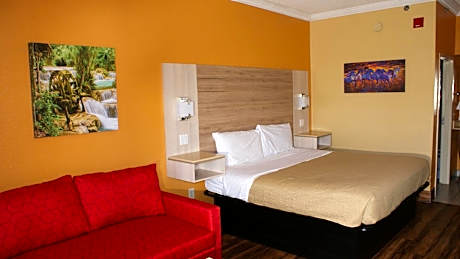 Deluxe King Room  with Sofa Bed - Non-Smoking