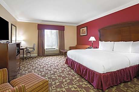 Deluxe King Room with Bath Tub - Mobility/Hearing Accessible - Non-Smoking