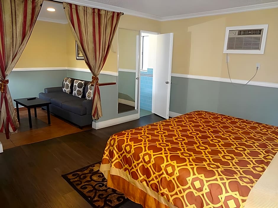 Paradise Inn & Suites