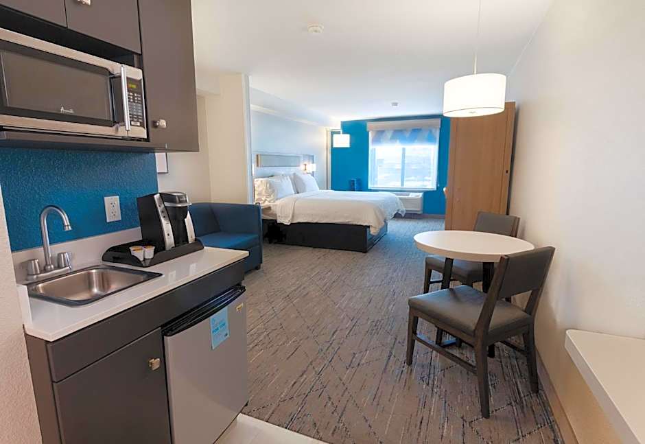 Holiday Inn Express & Suites Logan By IHG