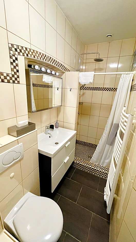 Nanis Hotel & Appartements