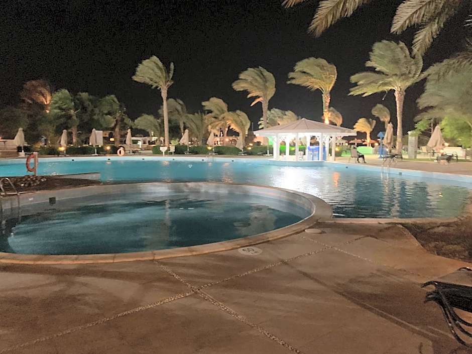 ????? ???? ??????? ???? ???? Fully Equipped Chalet Mosa Coast