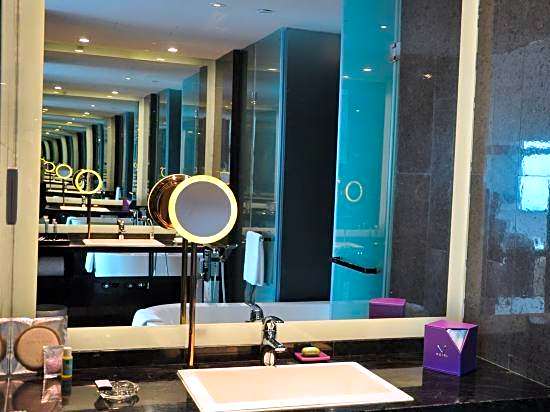V Hotel