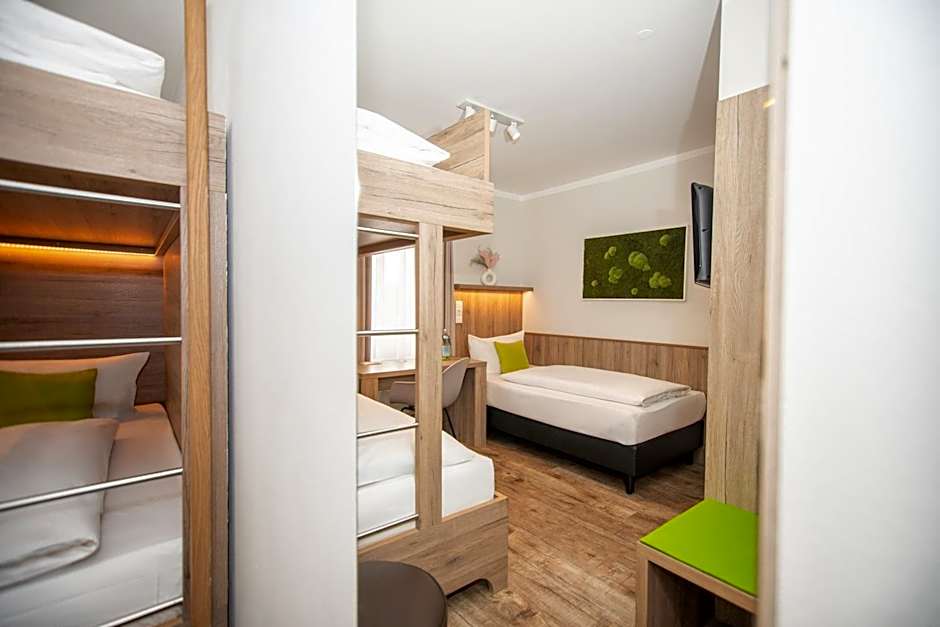 Hotel Perlach Allee by Blattl