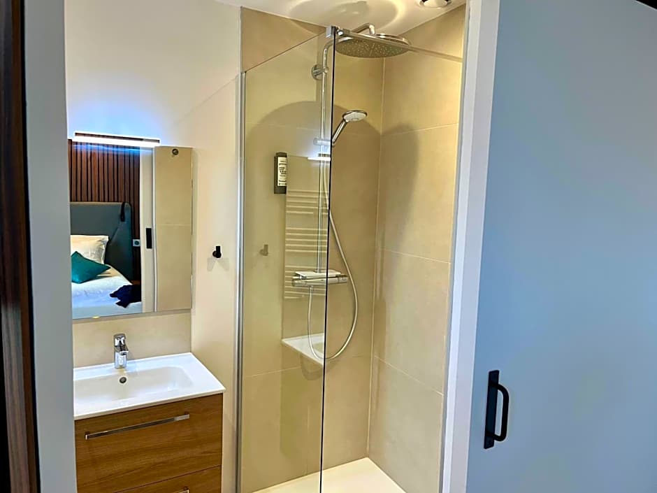 L'Esplanade Hôtel Restaurant Bar à vin