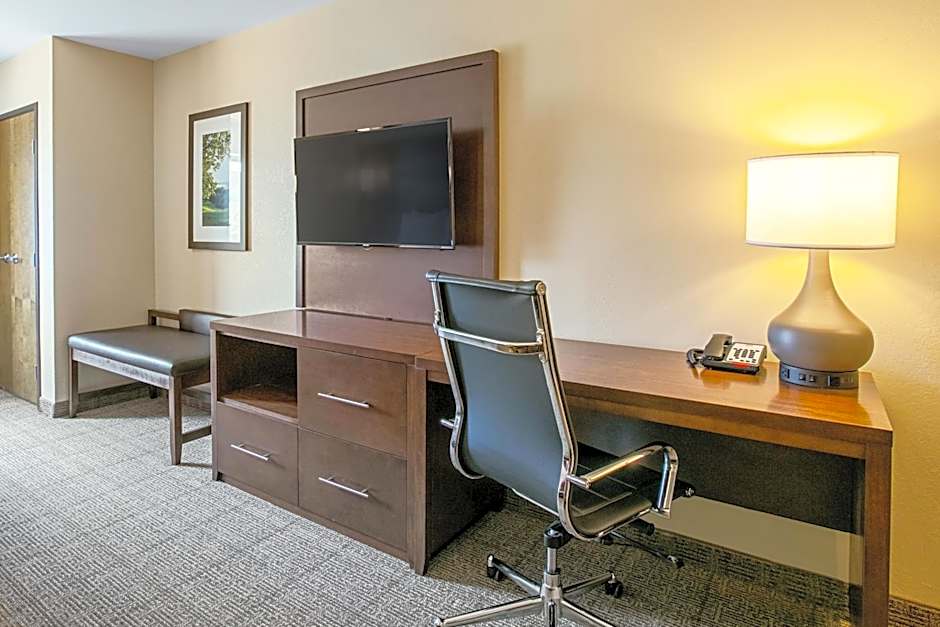 Comfort Suites Fishkill near Interstate 84