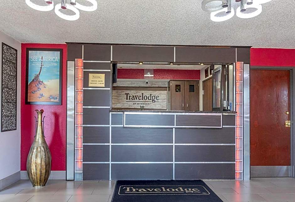 Travelodge by Wyndham Muskegon