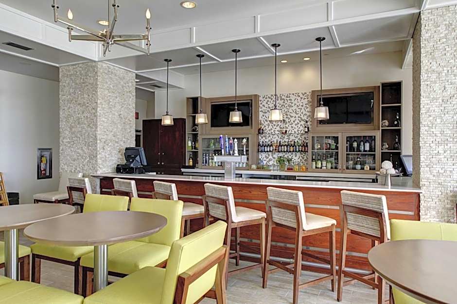 DoubleTree by Hilton Biloxi