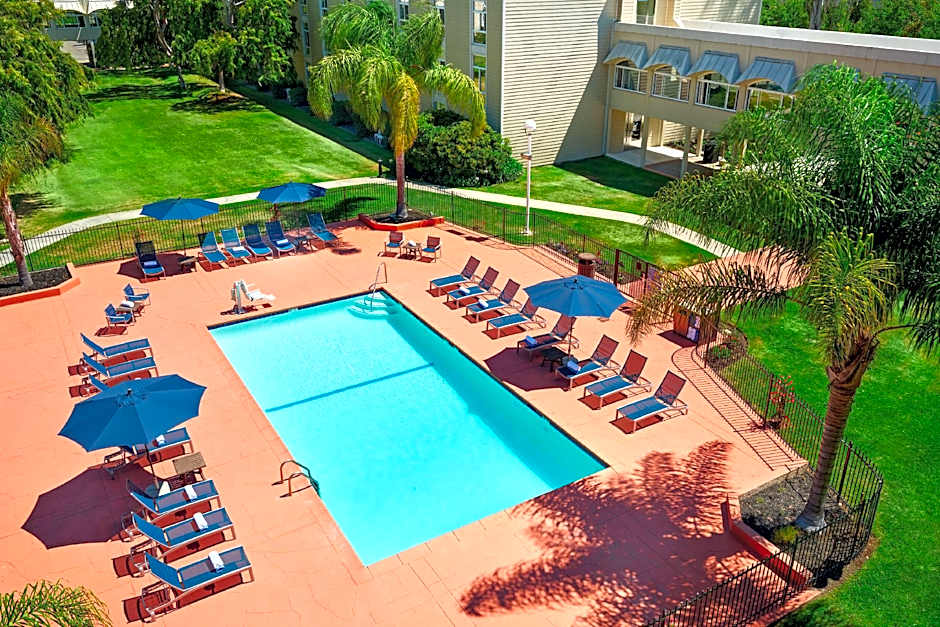 Hilton Oakland Airport