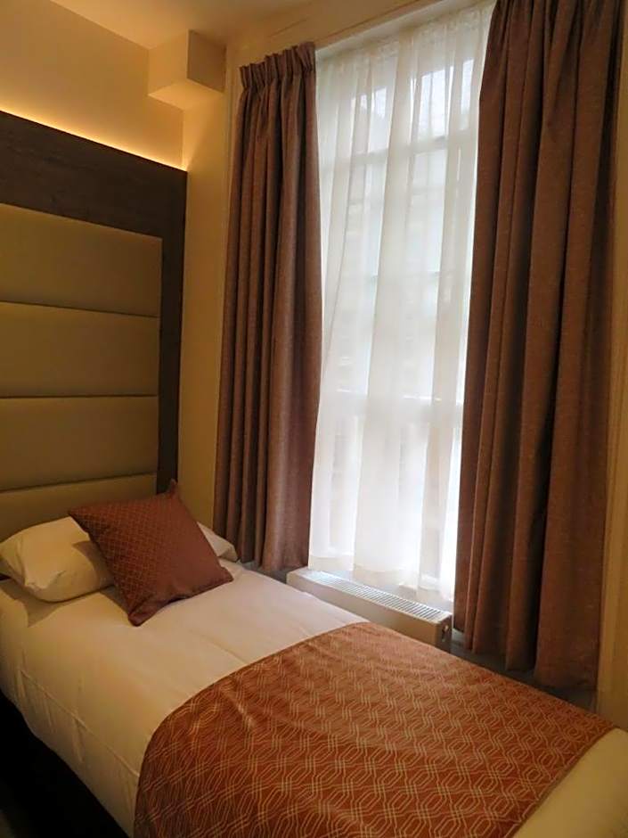 Glendale Hyde Park Hotel