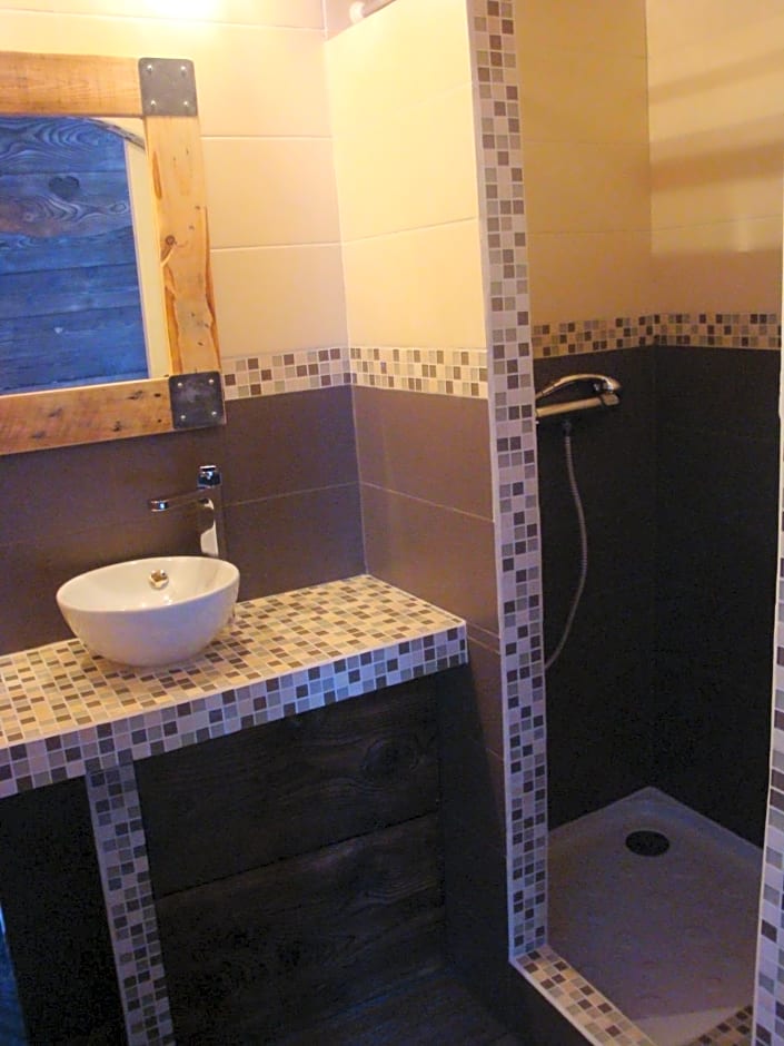 Chambres d'Hôtes Chalet de la Source