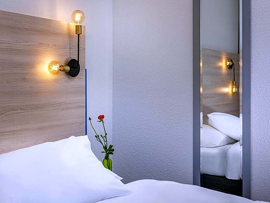 greet Berlin Alexanderplatz