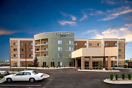 Courtyard by Marriott Bay City